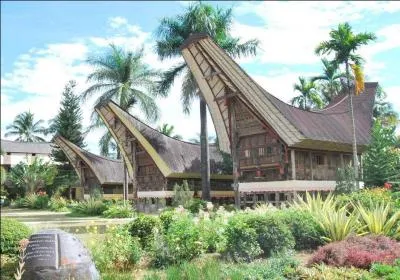 Sur quelle le peut-on voir ce type d'habitation dont le toit a une forme trange ?