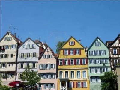 Dans quel pays d'Europe peut-on voir ce type d'habitation ?