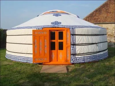 Quel est le nom donn  une tente mongole ?