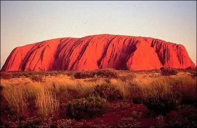 Quel est le nom du dsert subtropical australien homonyme d'une marque de guitare mythique ?