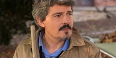 Qui fait don d'un de ses reins à José lorsqu'il se fait tirer dessus ?