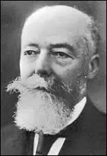 N le 22 mars 1857  Aurillac (Cantal), lu prsident de la rpublique le 13 mai 1931, le 06 mars 1932, je me rend  l'htel Salmon de Rothschild (Paris) afin d'inaugurer une exposition consacre aux crivains de la grande guerre, tout  coup 4 coups de feu retentissent, touch par 2 des projectiles, je dcde le lendemain  4h37mn, mon assassin se nomme Paul Gorgulov, qui suis-je ?