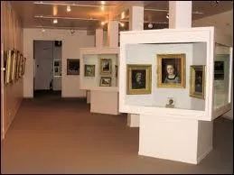 Empruntons maintenant la rue de l'homme de bois pour visiter un mus�e qui porte le nom d'un peintre n� � Honfleur ...