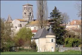 La commune Picto-Charentaise de Blanzac-Porcheresse se site dans le dpartement n...