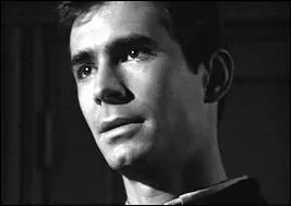 Dans quel film d'Alfred Hitchcock Anthony Perkins a-t-il joué le rôle de Norman Bates ?