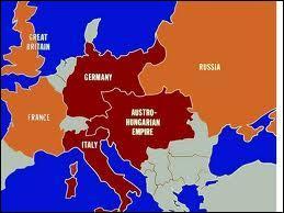  l'poque, l'Europe tait divise en deux grandes alliances : la Triple Alliance et la Triple Entente. Quel pays de la Triple Alliance se met au ct de la Triple Entente ds 1915 aprs avoir t neutre durant les premiers mois de la guerre ?