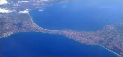 De quel type de gographie s'agit-il ? (photo : Pallene, Grce)