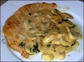 Y a-t-il des champignons dans l'escalope normande ?