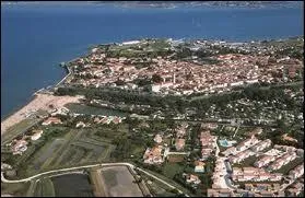 Je vous emmne au Chteau-d'Olron, ville picto-charentaise fortifie par Vauban. Nous serons dans le dpartement n ...