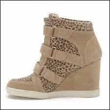 Citez-moi le nom de ces chaussures  la mode ?