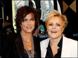 Muriel Robin revient au one-woman show au Théâtre de la Porte-Saint-Martin avec un spectacle intitulé...