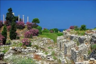 Dans quel pays visiterez vous les ruines de Byblos ?