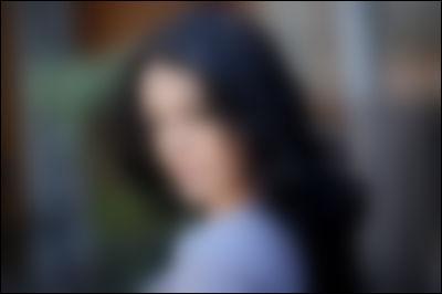 Cette chanteuse est...