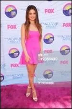 Combien de rcompenses a-t-elle gagnes aux Teen Choice Awards 2012 ?