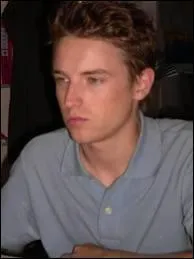 Qui est cet homme ? N...