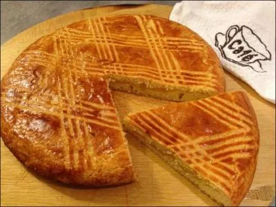 Son anctre, le biskot, tait vendu tous les jeudis, dans cette ville, derrire la cathdrale. C'est :