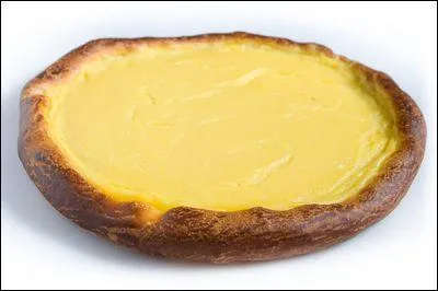 Cette pte brioche garnie de flan aux ufs est :