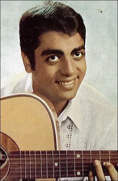  Gaston Ghrenassia  est un clbre instituteur devenu chanteur, poy, poy, poy. Qui ?