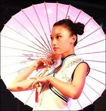 Que s'est-il droul dans le cadre de la  Qipao Culture Week  en octobre 2013  Nanjing ?