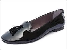 La phrase cl pour retrouver  qui appartiennent ces souliers vernis, c'est  Vous chaussez du combien ? Du comme vous . A qui sont-elles ?