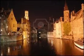 La ville de Bruges (Brugge) en Belgique est surnomme   La Venise du Nord . Pourquoi ?