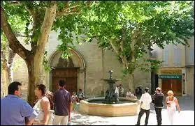 Cet crivain voque sa Provence natale et notamment la ville de Manosque dans de nombreux romans. De qui s'agit-il ?