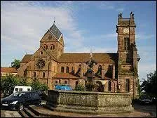 Voici l'abbatiale Saint-Pierre-et-Saint-Paul de Neuwiller-ls-Saverne. Cette commune alsacienne se situe dans le dpartement ...