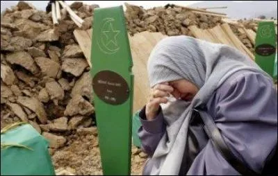 Combien de civils furent tus durant le long sige meurtrier, le plus long connu par l'Europe depuis la fin de la Seconde Guerre mondiale ?