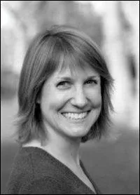 Quelle srie de romans Erin Hunter crit-elle ?