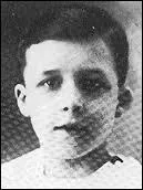 Cet auteur aurait 100 ans cette anne. Il publie   La peste  en 1947.