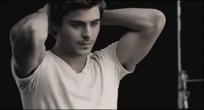 Combien mesure Zac ?