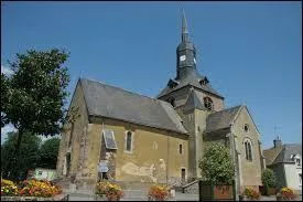 Voici l'glise Saint-Front,  Domfront-en-Champagne. Cette commune Sarthoise se situe en rgion...