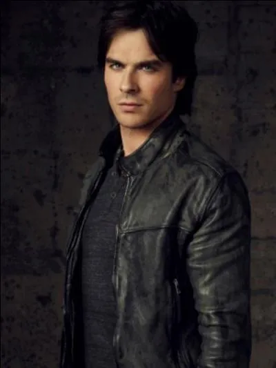 Damon n'est pas sorti avec...