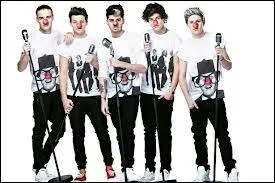 Dans One Way or Another, qui sont les trois  faire la chenille avec les habitants ?