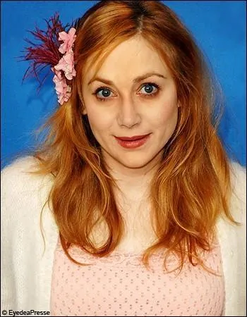 Dans quel jilm, Julie Depardieu dit-elle :  Vous voulez que je vous aide  planter votre gros piquet ?   ?