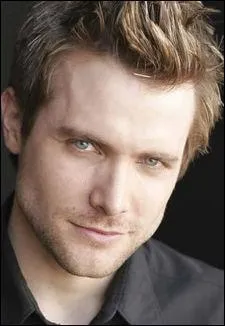 Il a aussi un frre :