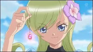 Comment s'appelle cette fille ?