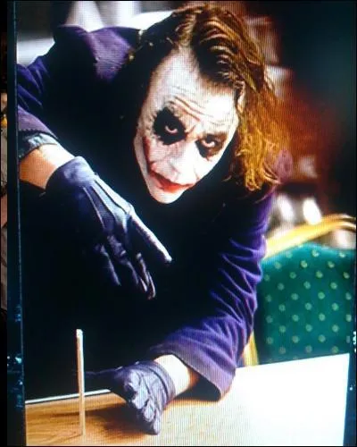 Ce soir, vous participez  un match de football ; finale du championnat, vous tes capitaine. Rendez-vous immanquable. Un coup de fil. Votre patron vous demande urgemment pour 'parler', alors il vaudrait mieux y aller pour ne pas se retrouver au chmage. Que faire ?