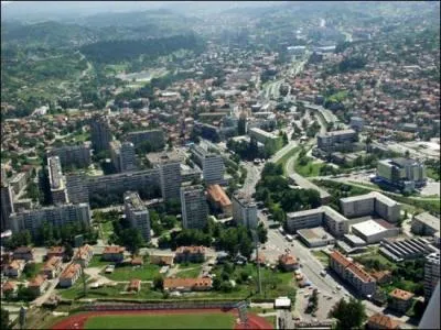 Banja Luka, Tuzla et Zenica comptent parmi les plus importantes villes de leur pays. O sont-elles situes ?