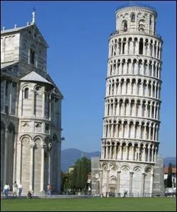 Elle penche de plus en plus. C'est ...