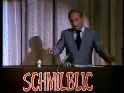 Des ''schmilblicks'' est un mot qui a seulement deux voyelles pour dix consonnes. Quel comique avait dans son répertoire un sketch qui s'appelait ''Le Schmilblick'' ?