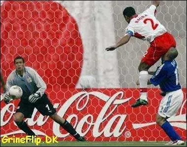 Cela lui apprendra  regarder les fesses des joueurs ! Si on totalise tous les points des quipes du championnat de France depuis qu'ils y sont, laquelle est premire ?