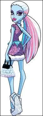 Quelle tenue porte-t-elle ?