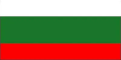 Quel pays a un drapeau composé de trois bandes horizontales, l'une blanche, l'autre verte et la dernière, rouge ?