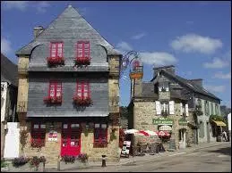 Nous sommes au Faou, commune bretonne labellise Plus Beaux Villages de France. Elle se situe dans le dpartement ... .