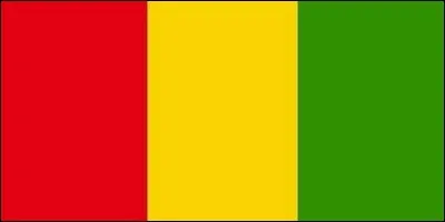 Sur l'ancien drapeau du Rwanda, dans quelle couleur se trouvait le R majuscule ?