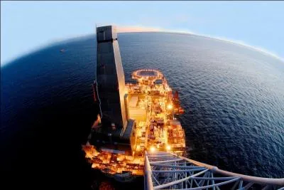 Quelle est actuellement la plus importante entreprise russe, spcialise dans l'extraction, le traitement et le transport de gaz naturel et l'industrie du ptrole ?