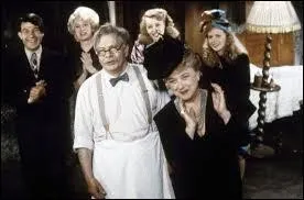 Voici Michel Galabru au milieu de sa famille. Plus connu sous le nom de Papy, en ralit il se nomme ...