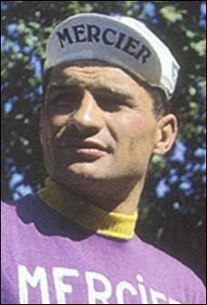 Raymond Poulidor, personnalité très populaire, a participé au Tour de France, de 1962 à 1976. Combien de fois l'a-t-il gagné ?