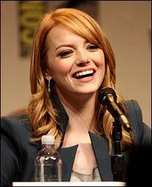 La petite amie de Peter Parker Emma Stone gagne __ 000 000 $ par an !